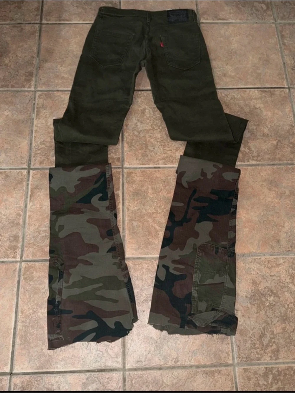 Levi’s Army Green Pants with Camo Flare stacked Panels Sz 30